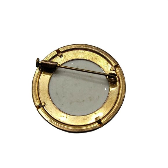 Limoge Victorian Couple Courting Nature Scene Hand Painted Porcelain Pin Brooch - Picture 3 of 4